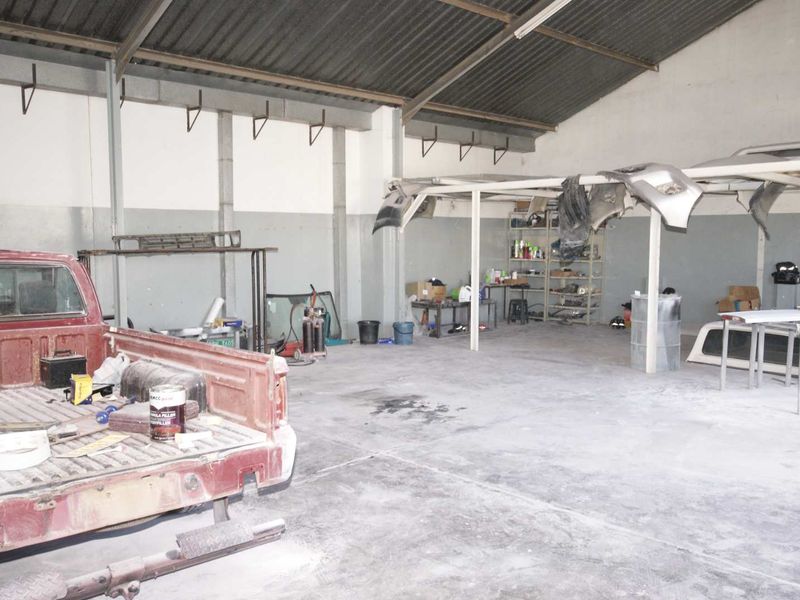 Small Warehouse in Secure Complex - Photo 4