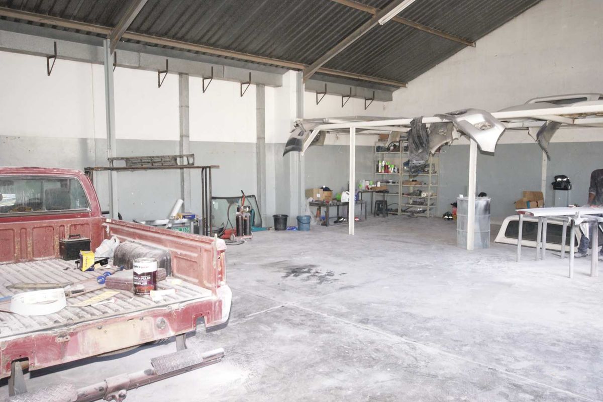 Small Warehouse in Secure Complex - Photo 4