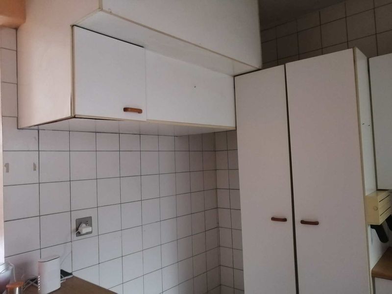 Charming 2.5 bedroom flat in desirable Pretoria Muckleneuk - Photo 2