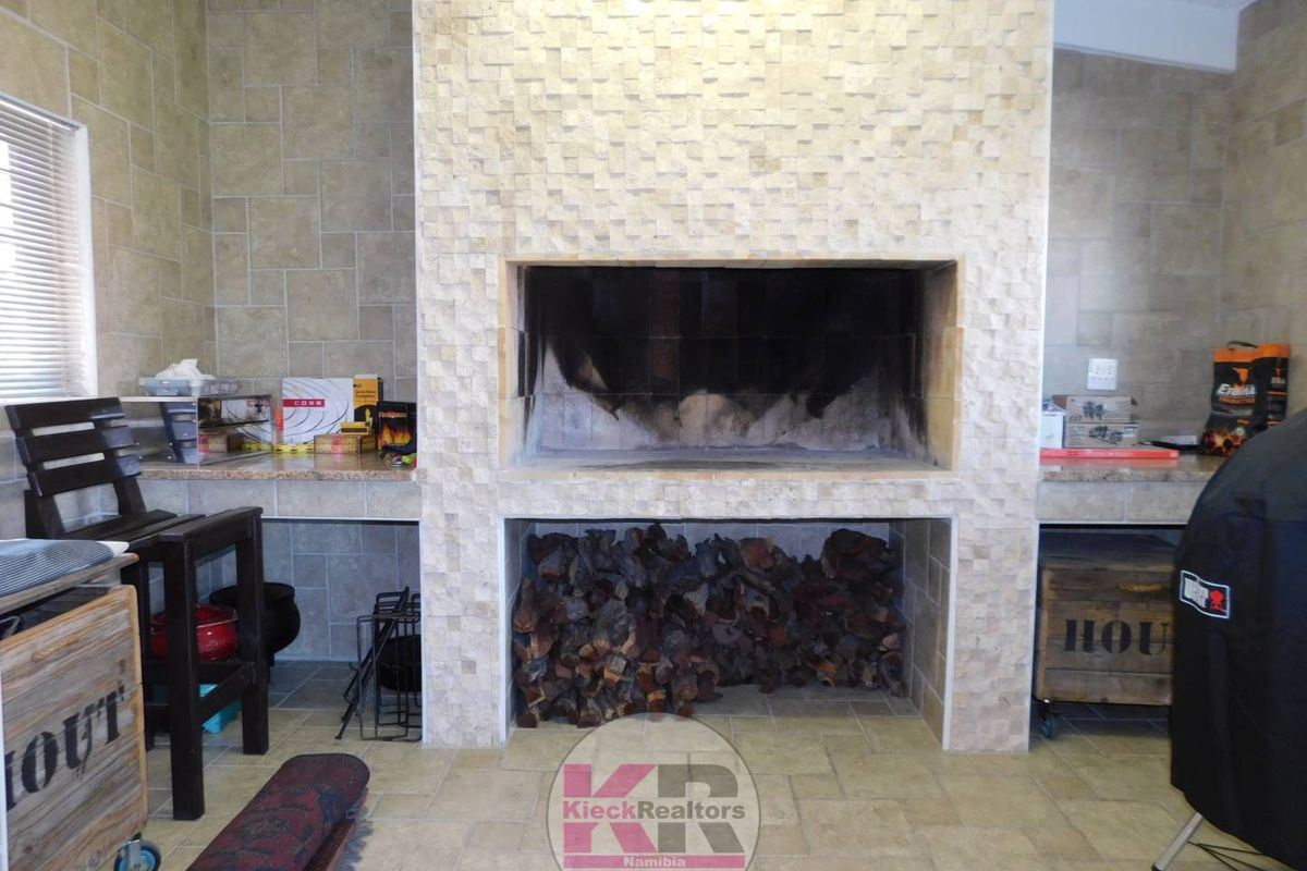 Nestled in the heart of Hentiesbay - Photo 4