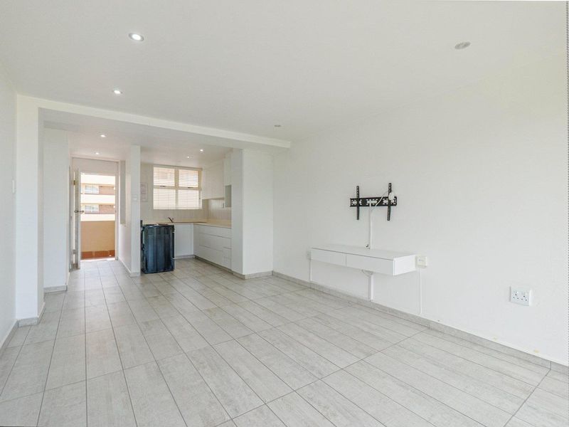 Newly renovated and on the beach - Photo 5