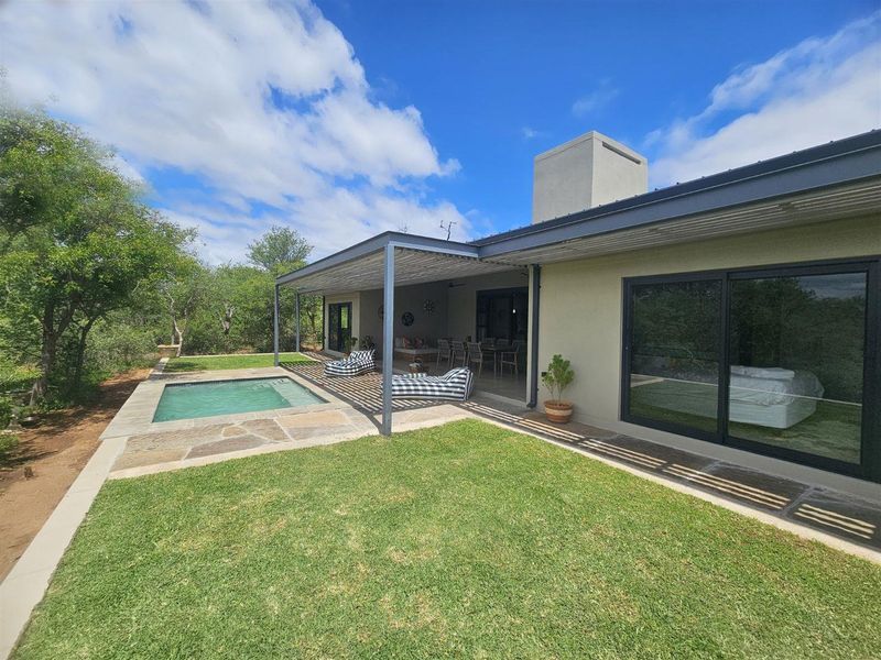 Bush Home to rent in Zandspruit Bush & Aero Estate, Hoedspruit - Photo 2
