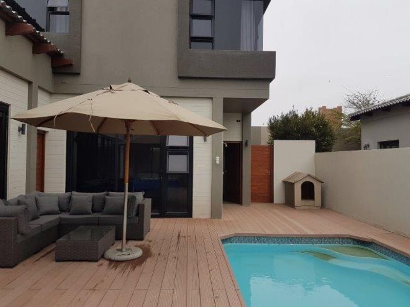 5 Bedroom House For Sale in Walvis Bay, North Meersig - Photo 6