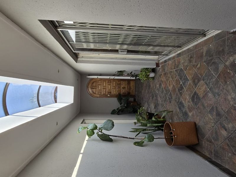 Family home for sale in Garsfontein - Photo 10
