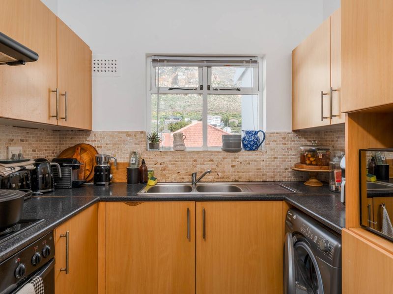 Stylish 2-Bedroom Apartment in Pet-Friendly Lakeside Court - Photo 9