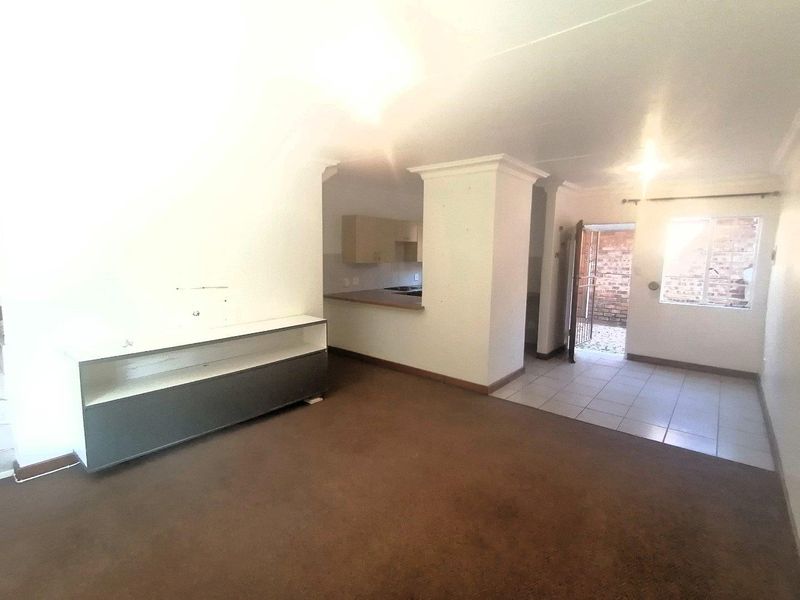 Modern 2-Bedroom Duplex in a Secure Estate – Annlin - Photo 7