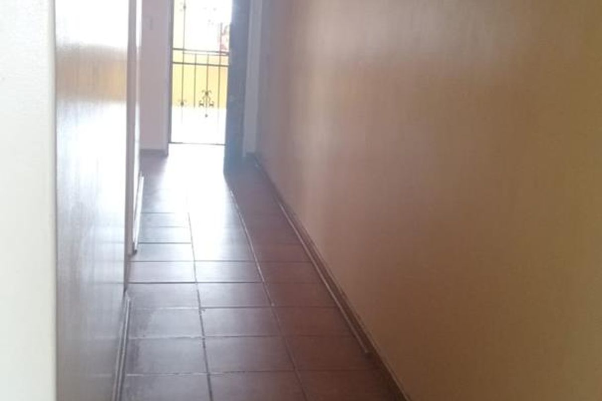 2 Bedroom Apartment for Sale in Forest Hill - Photo 5