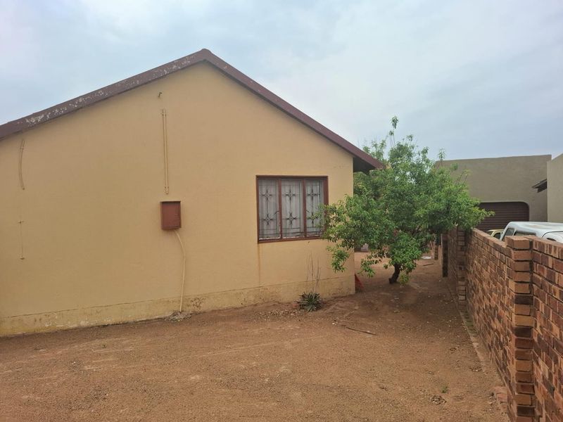 3 Bedroom House for Sale in Soshanguve GG - Photo 7