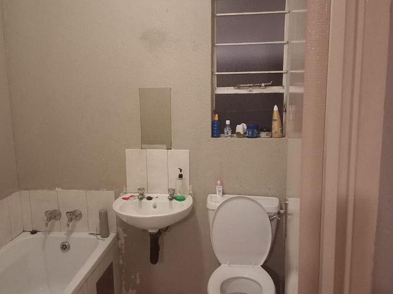 2 Bedroom House for Sale. - Photo 6