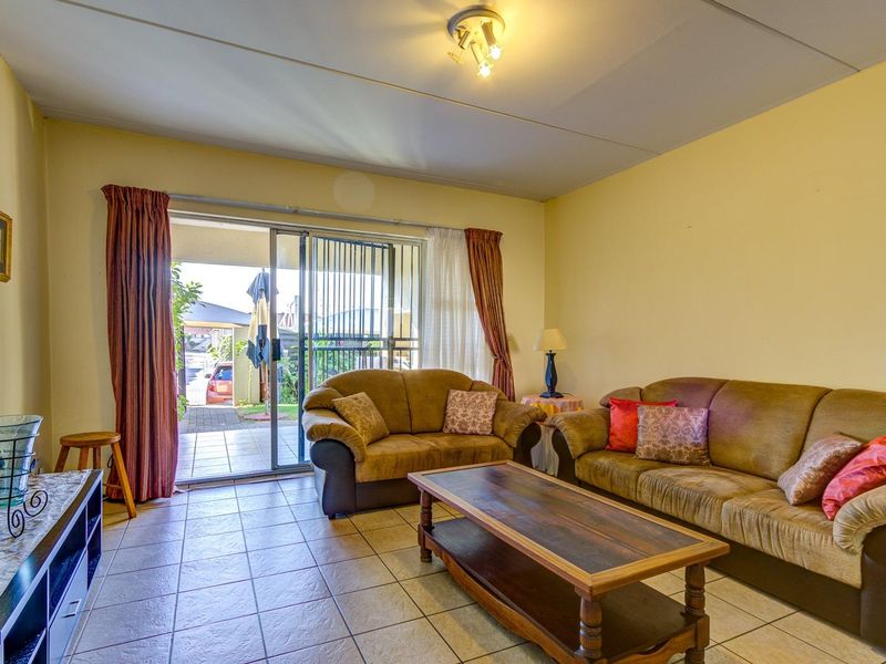 SUNNY AND SECURE GROUND FLOOR UNIT IN FAIRVIEW - Photo 6