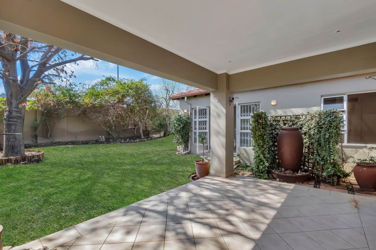 3 BEDROOM HOUSE FOR RENT IN CEDAR LAKES - Photo 3