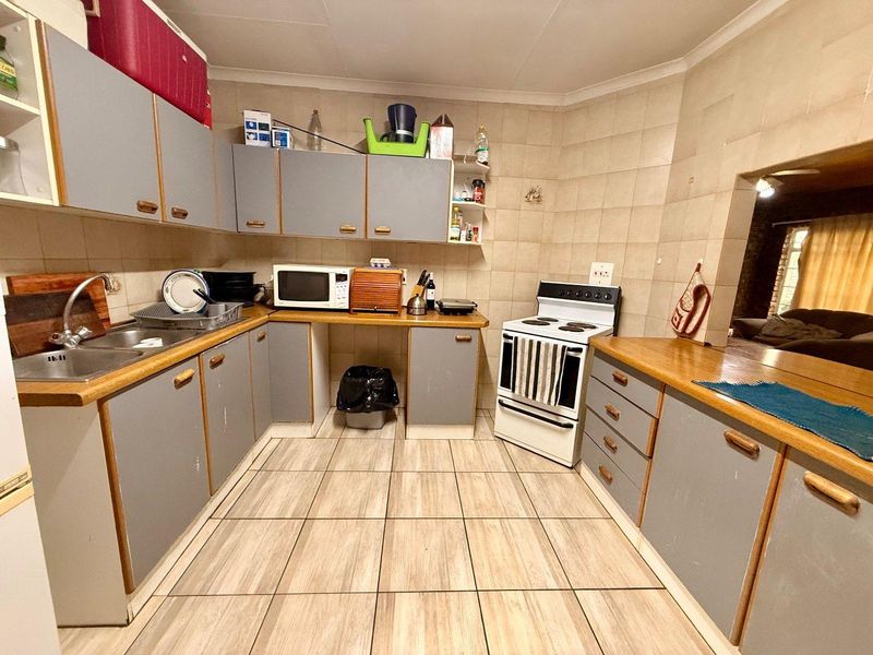 3 bedroom townhouse for sale in vryheid - Photo 10