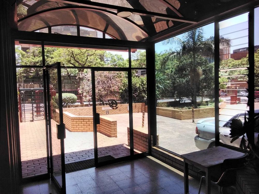 MODERN LOOKING ENTRANCE