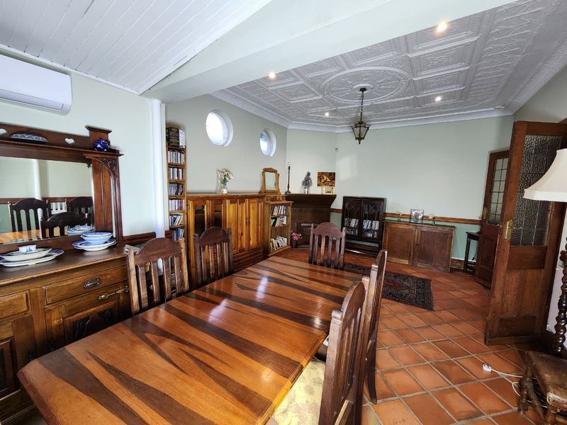 Character, Charm and Space in a Prime Riviera Location - Photo 3