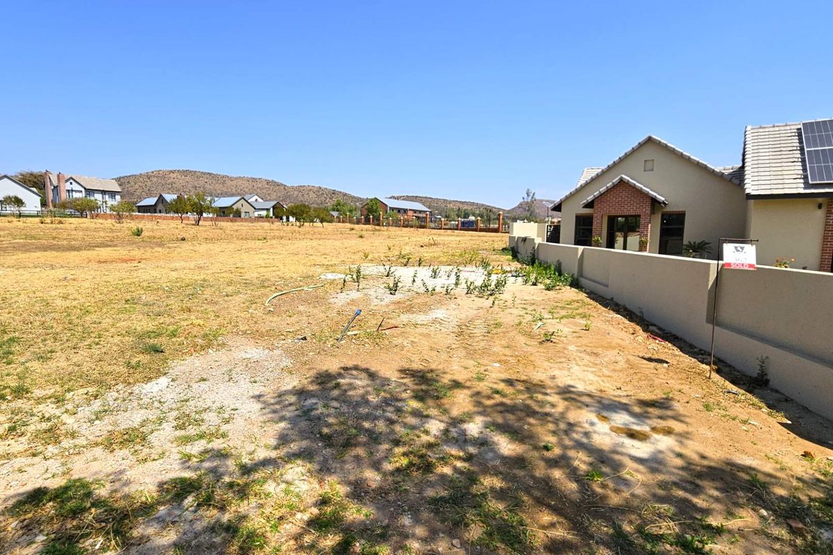 1023sqm Vacant Stand in Popular Landsmeer Equestrian Estate Hartbeespoort - Photo 3