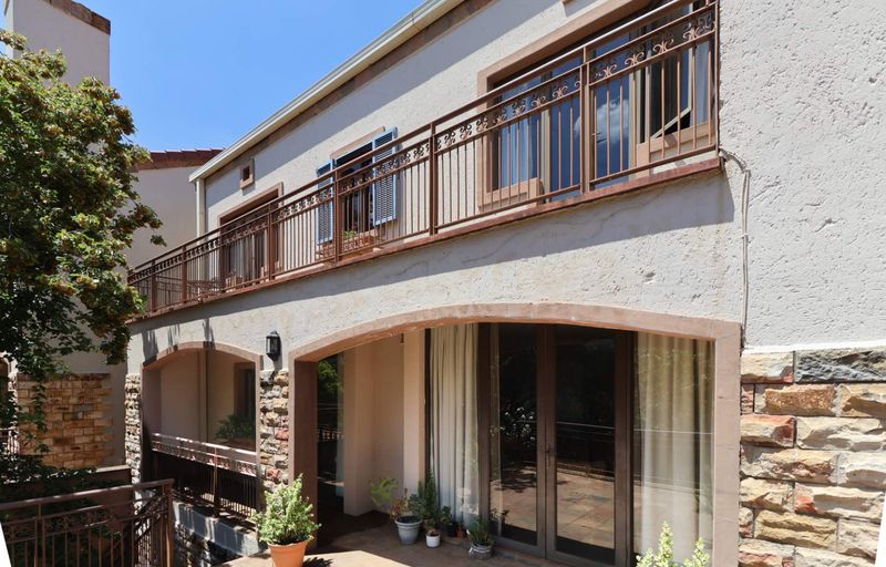 Start afresh in this much loved townhouse.