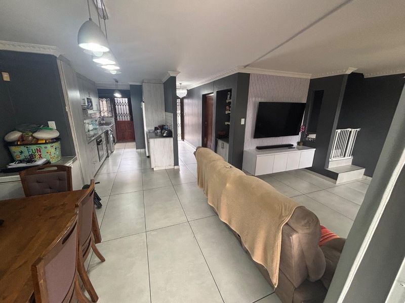 Modern Living | Private Garden | Pet Friendly (Small Dogs) - Photo 10