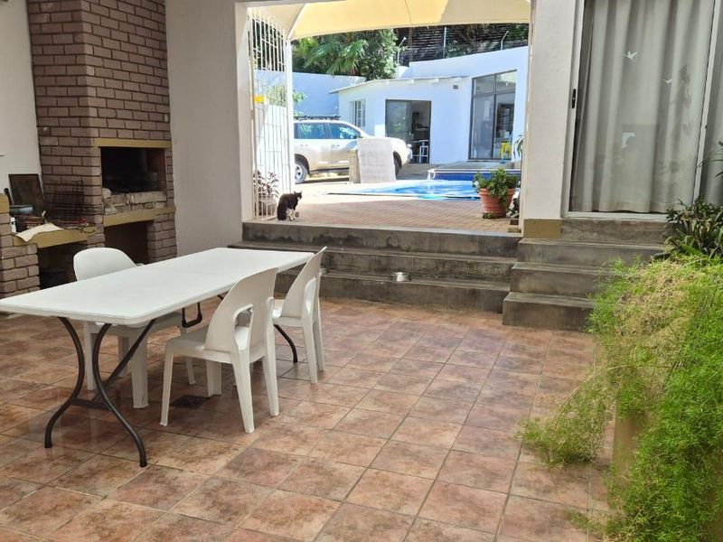 Spacious family home in quiet street - Photo 9