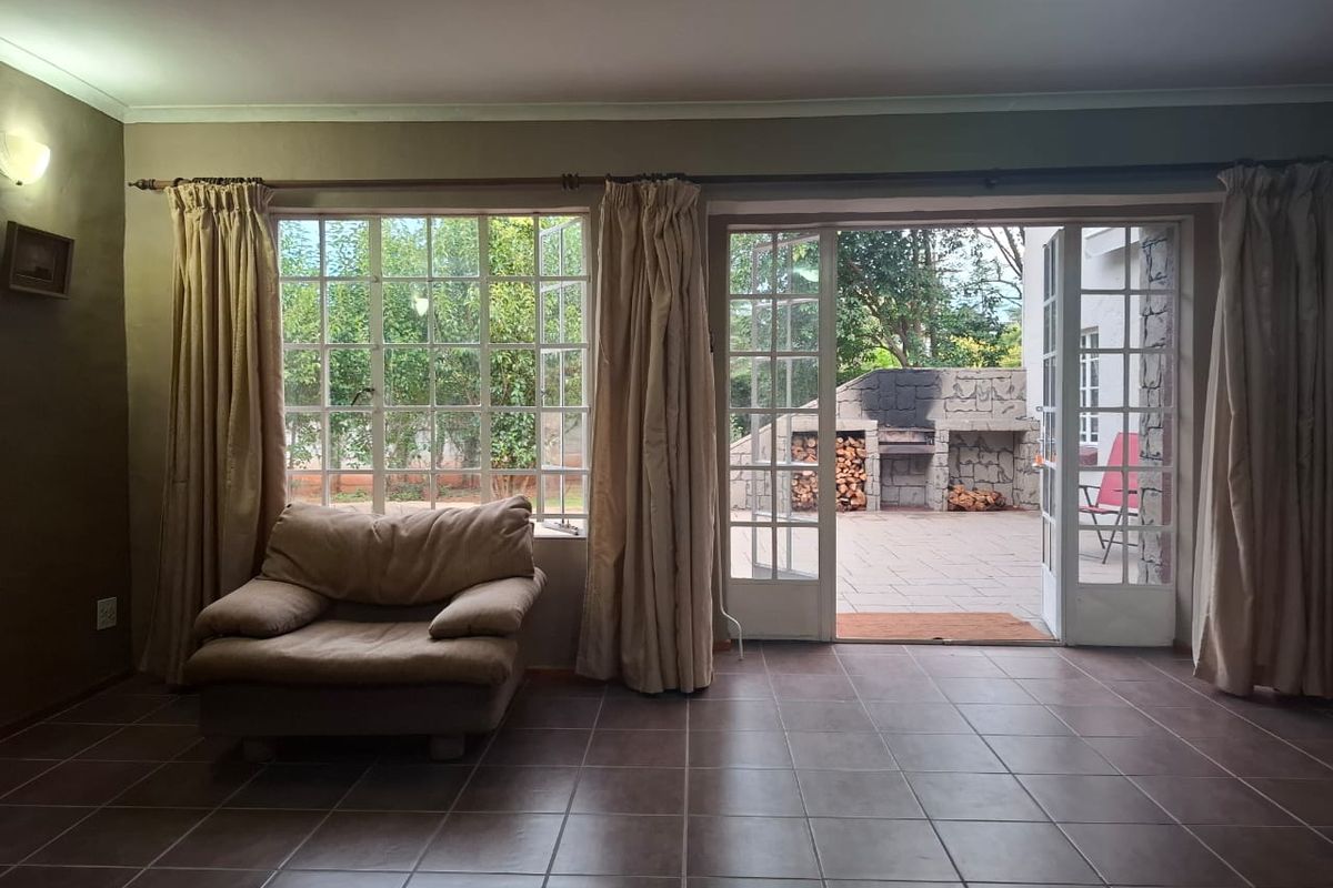 Elegant Masterpiece Offering Exceptional Entertaining Spaces - Photo 5