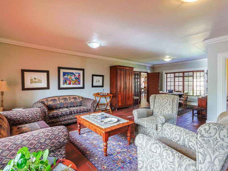 Spacious Family Home with Character & Separate Flatlet - Photo 7