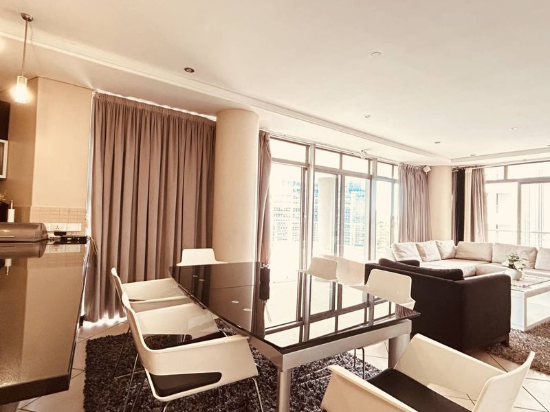 Where contemporary design meets the pulse of the city. - Photo 2