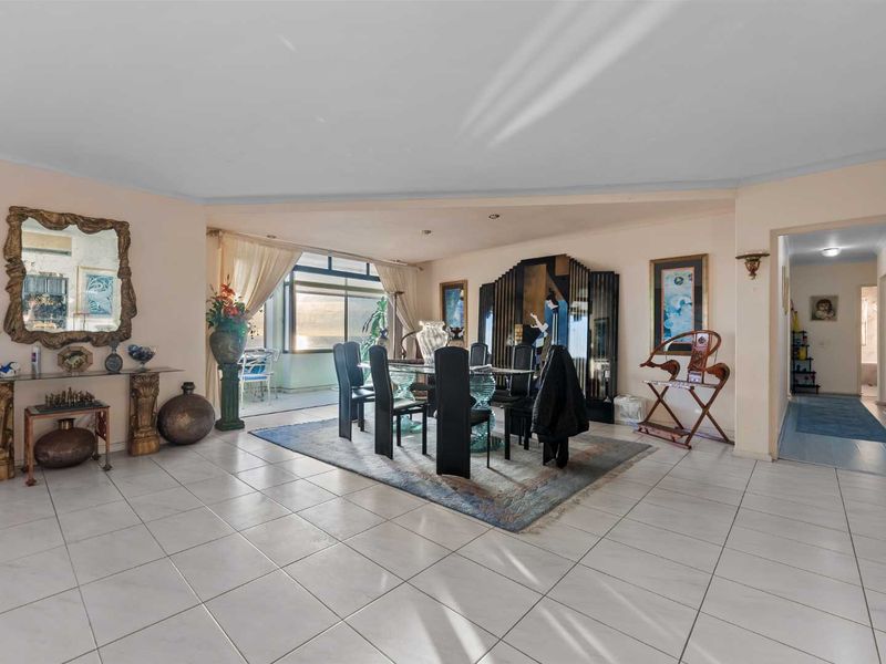 Renovator’s Dream with Panoramic Views in Prime Fresnaye - Photo 10