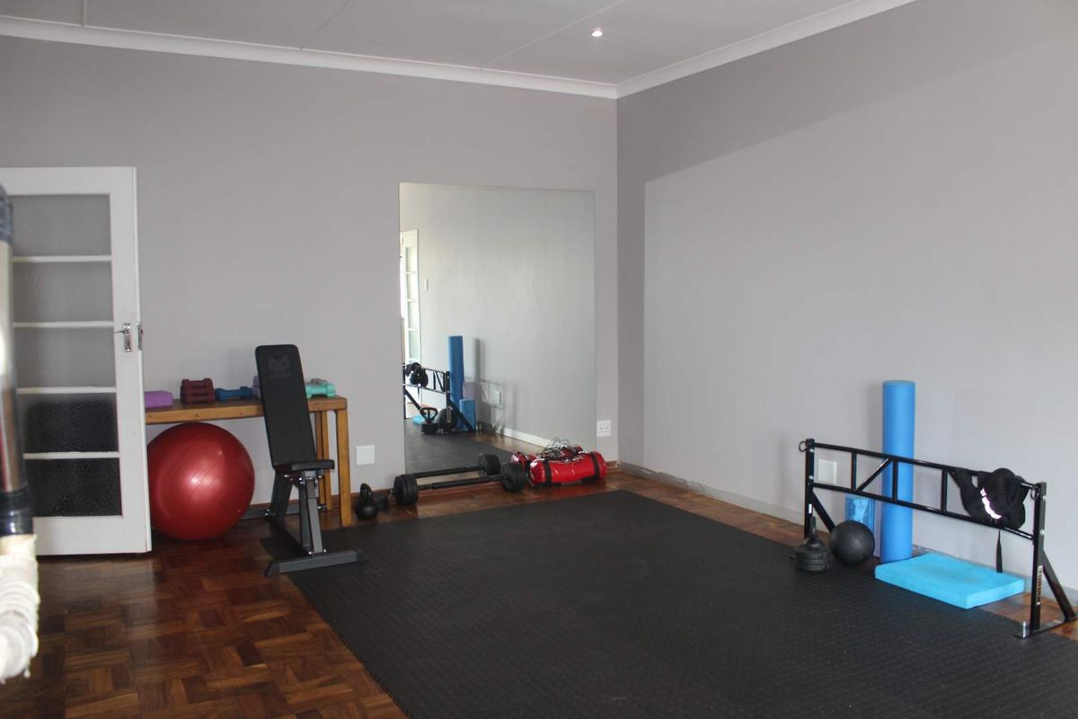 Prime 225m2 Commercial Office Space To Let – Fontana Road - Photo 4