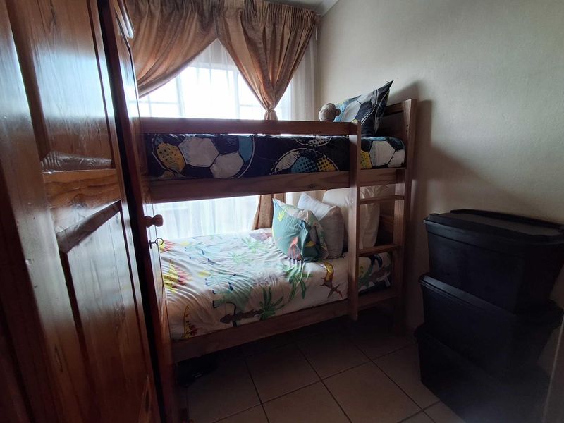 Secure Living in The Orchards: 3 Beds, 1 Bath, Prime Location - Photo 8