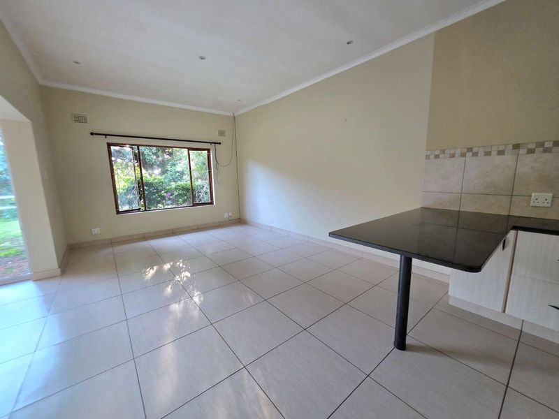 Affordable 2 Bedroom Townhouse for Sale in Everwood Estate, Waterfall – Pet-Friendly with Garden & Garage - Photo 4
