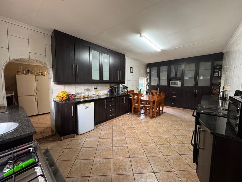 Exceptional Value, Tranquility & Endless Potential! - Photo 7
