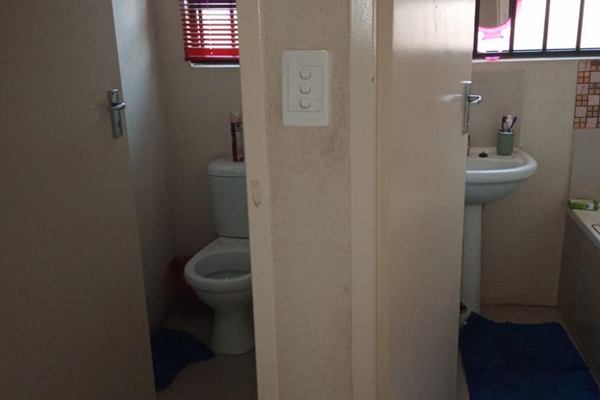 3 bedrooms house for sale in Soshanguve VV - Photo 5