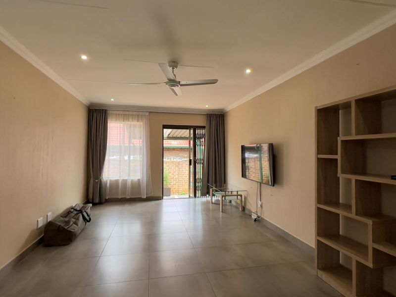 Renovated & new! Townhouse in Highveld - Photo 9