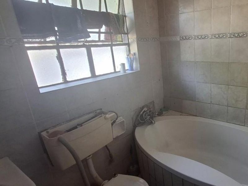 Investment property - Photo 7