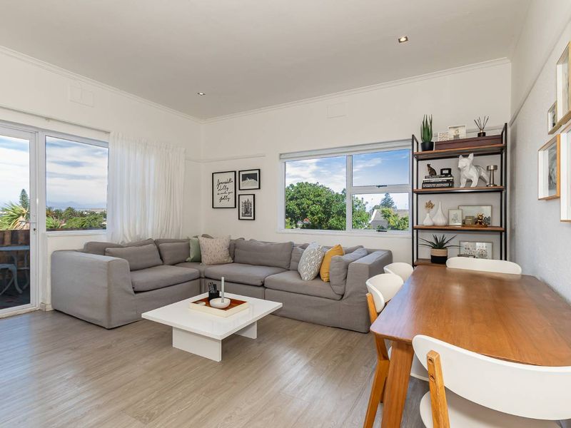 COMFORT, CHARM AND CAPTIVATING VIEWS - Photo 5