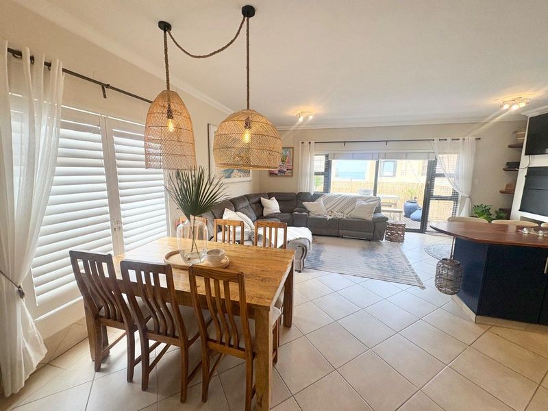 Stylish 3x Bedrooms Double Storey Townhouse For Sale in Dolphin Beach - Photo 5