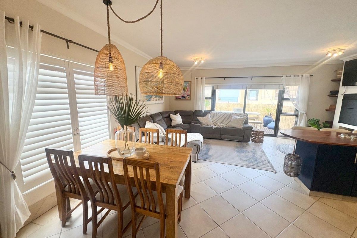 Stylish 3x Bedrooms Double Storey Townhouse For Sale in Dolphin Beach - Photo 5