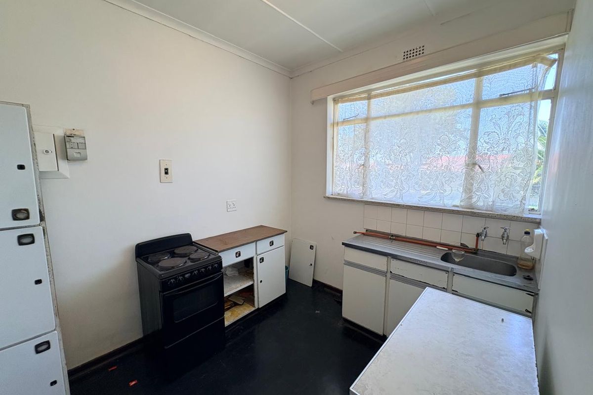 Neat and Practical First‐Floor Apartment in Bellavista - Photo 4