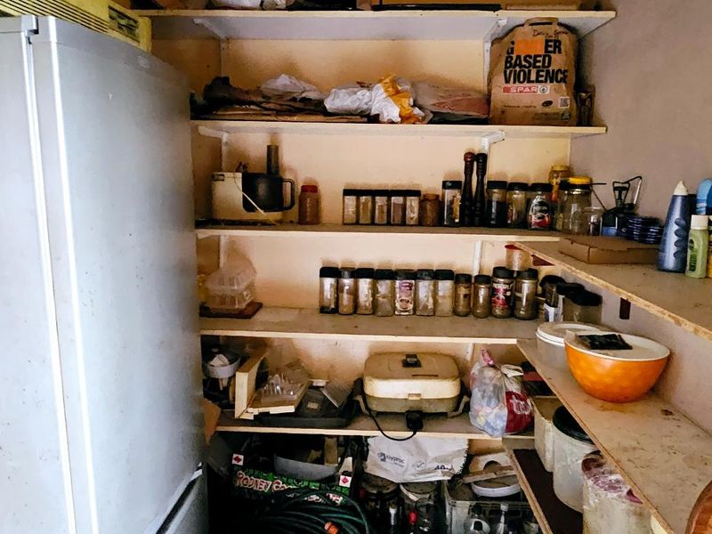 Handyman’s Special Home for Sale in Colchester - Photo 10