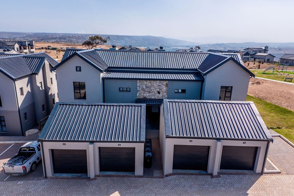 Discover your peaceful retreat at Hartland estate - Photo 3