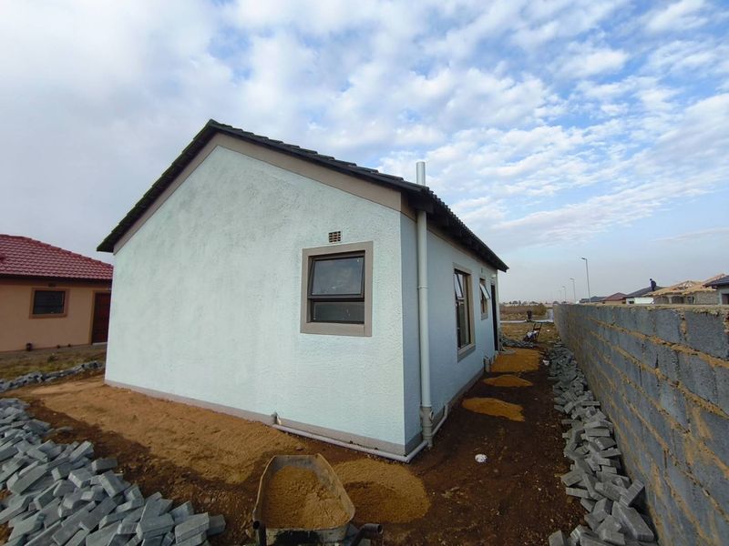 Brand-New 3-Bedroom House for Sale in Windmill Park Ext 32 - Photo 9