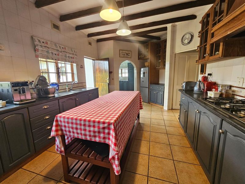 Grand Drakensberg Manor with Guest Lodge Rights & Spectacular Mountain Views – Rosetta, Giants View Estate - Photo 2