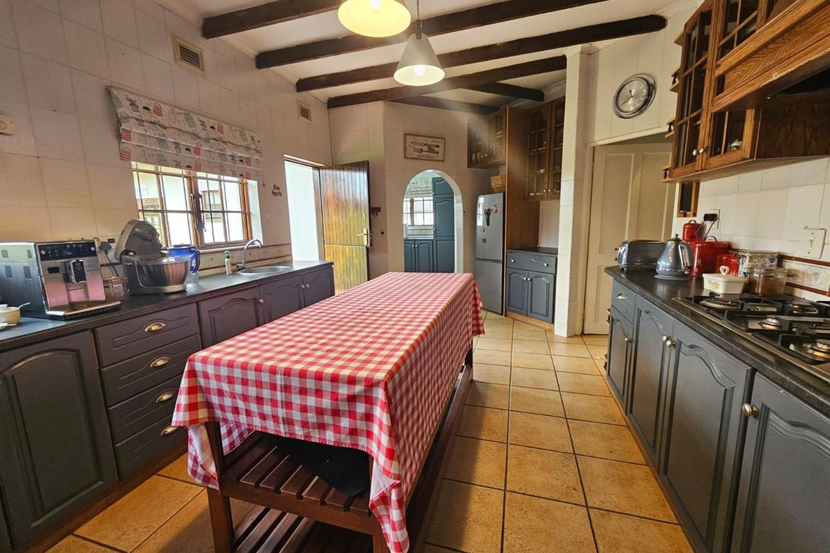Grand Drakensberg Manor with Guest Lodge Rights & Spectacular Mountain Views – Rosetta, Giants View Estate - Photo 2