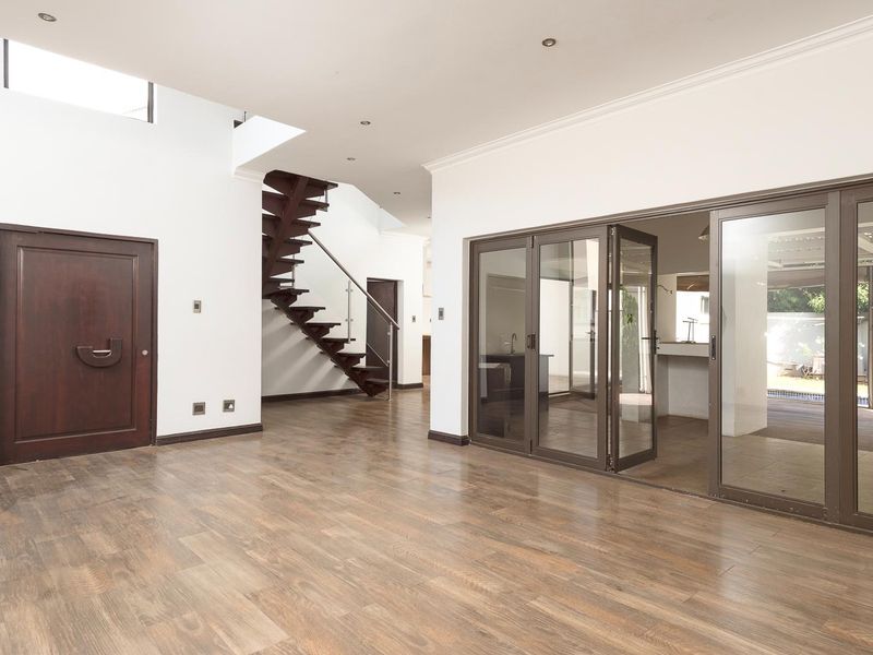 4 Luxury Bedrooms home For sale - Photo 3