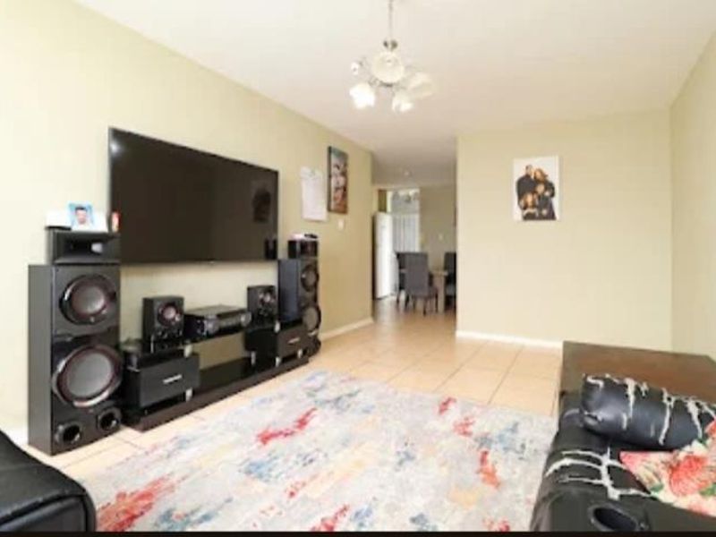 1.5 Bedroom Apartment For Sale, Excellent Location - Photo 5