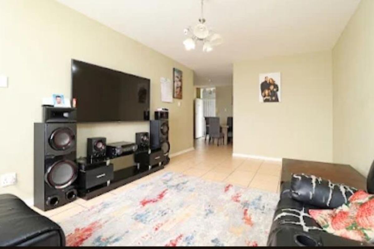 1.5 Bedroom Apartment For Sale, Excellent Location - Photo 5