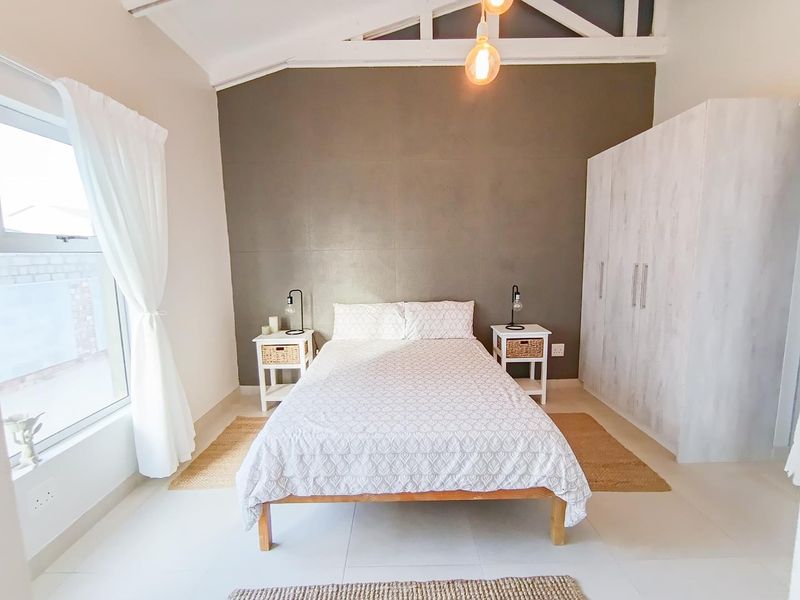 NEAT AND SPACIOUS FAMILY HOME - Photo 9