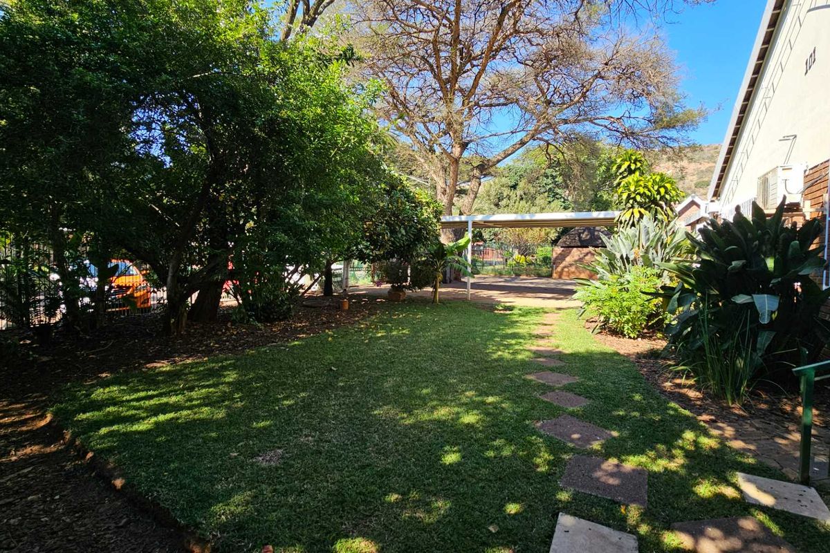 Huge House with Offices For Sale - Photo 4
