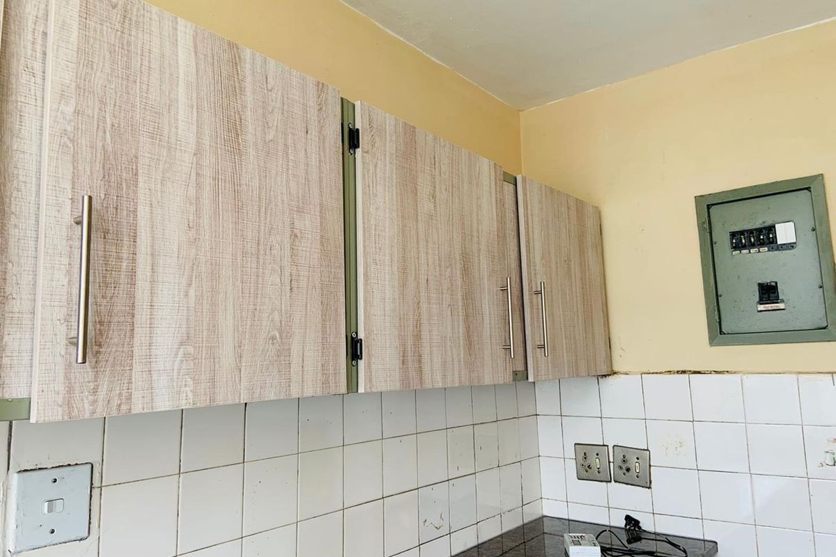 Spacious 2 Bedroom Apartment in Prime Location - Photo 4