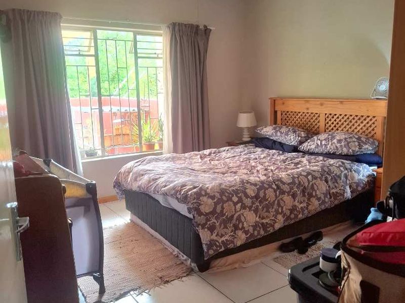 LOVELY ONE LEVEL UNIT IN A SECURE COMPLEX. - Photo 5