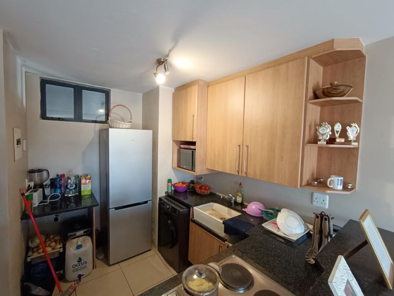 ROOIHUISKRAAL NORTH - 2 BED - 2 BATH - 2 LIVING AREAS - Photo 8